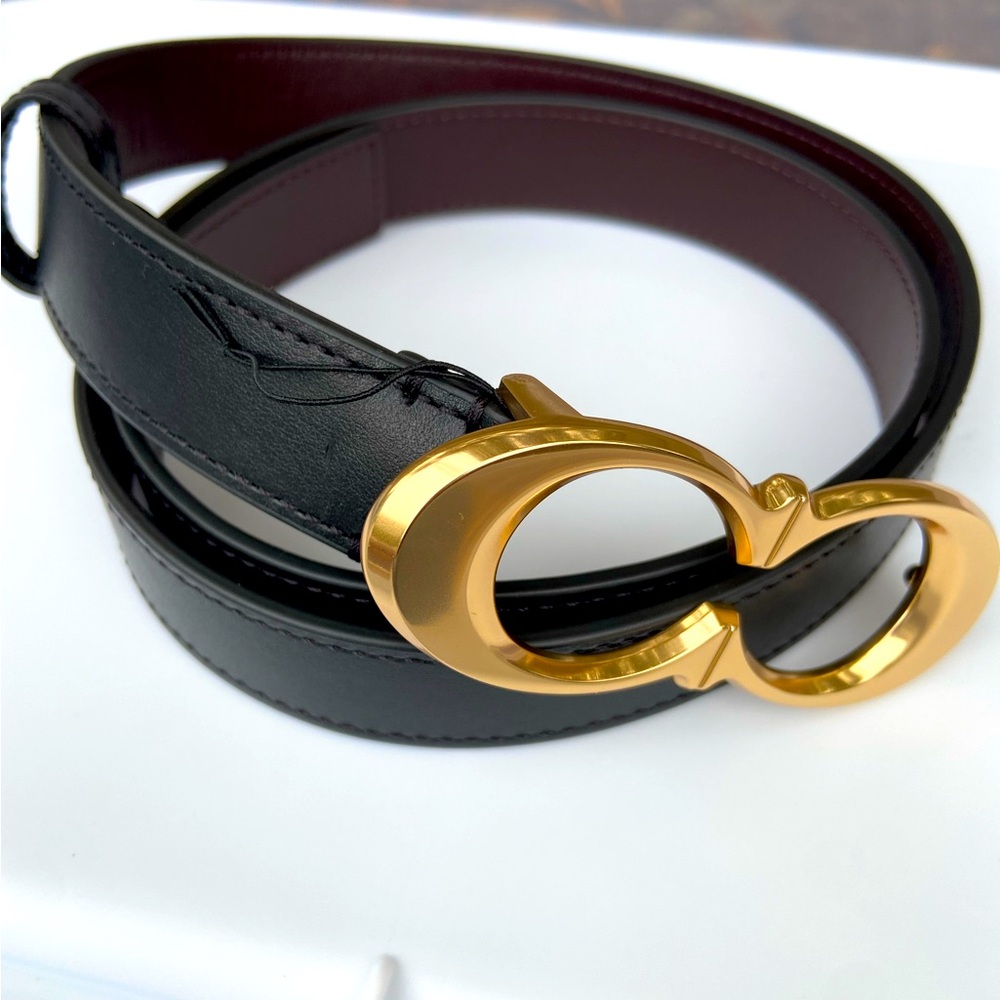 Coach C emblem belt